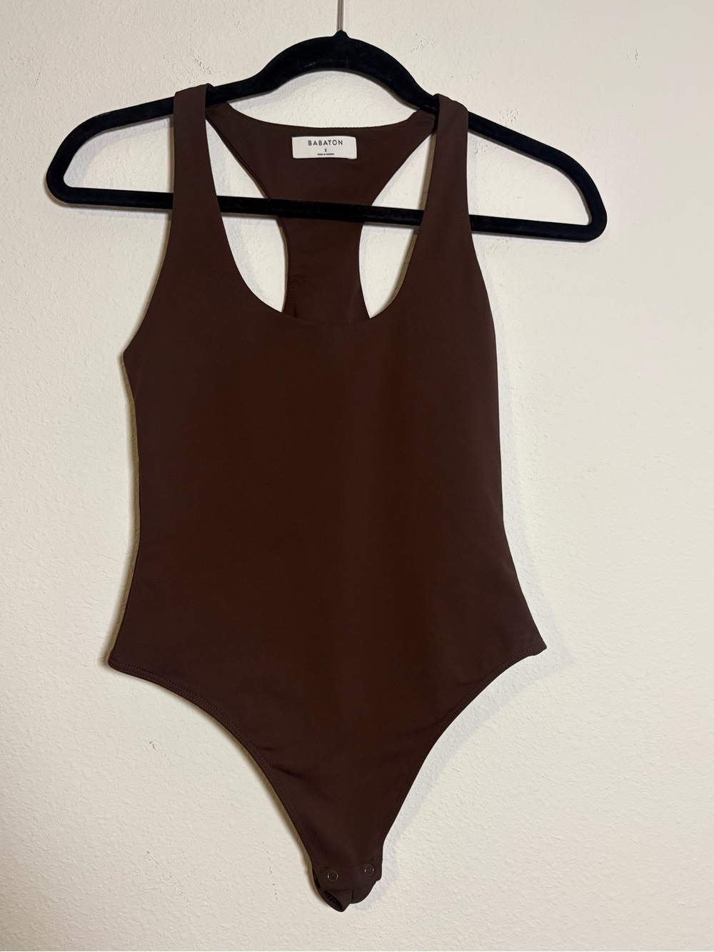 Aritzia Babaton Scoop Neck Bodysuit in Brown - Picture 2 of 5